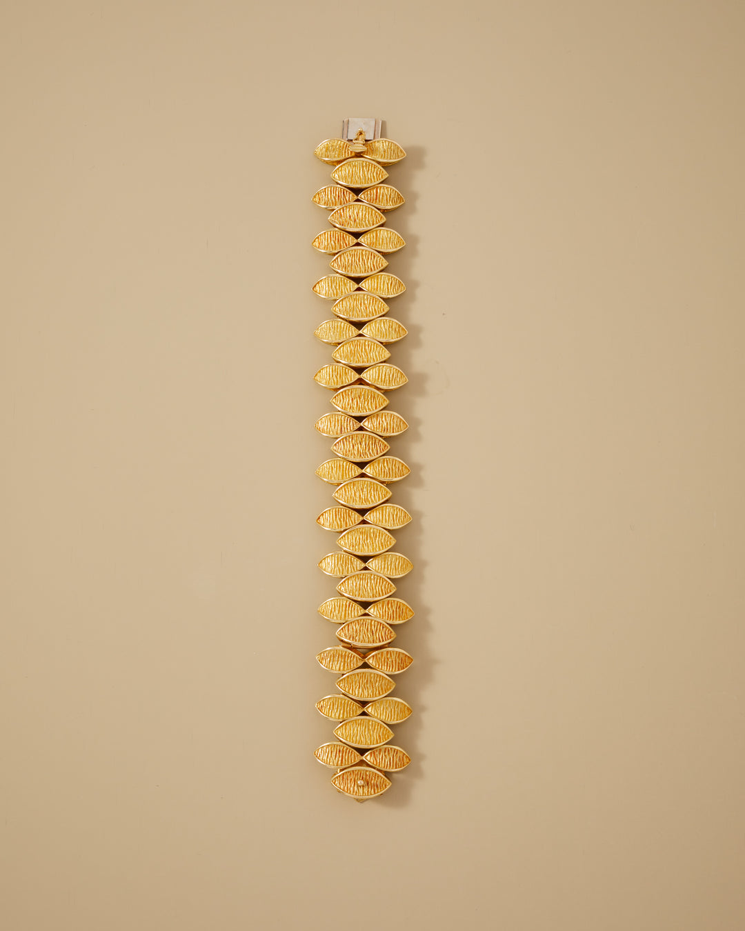 Textured Leaf Bracelet in 18k Gold