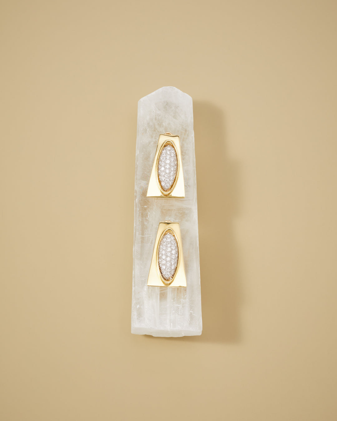 Mèrenor Diamond Oblong Earrings in 18k Gold