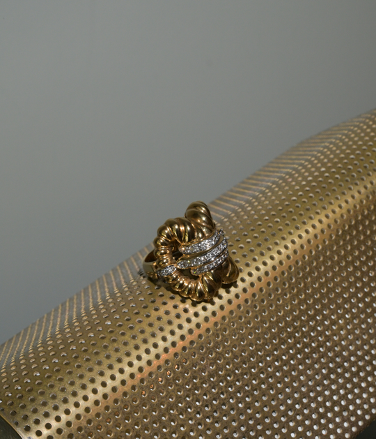 Diamond Knot Ring in 18k Gold