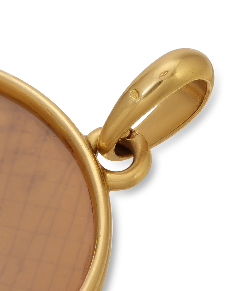 Crescent Moon Pendant in 18k Gold