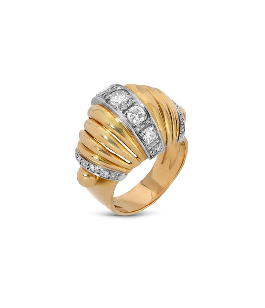 Scalloped Diamond Bombe Ring in 18K Gold