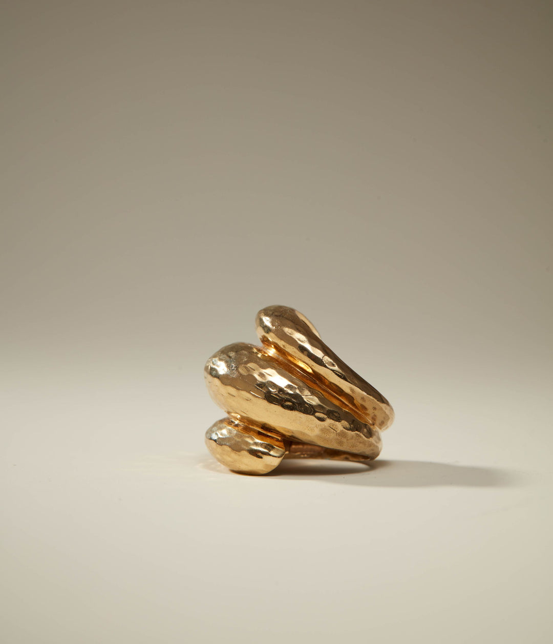 Fluted Ring in Hammered 14K Gold