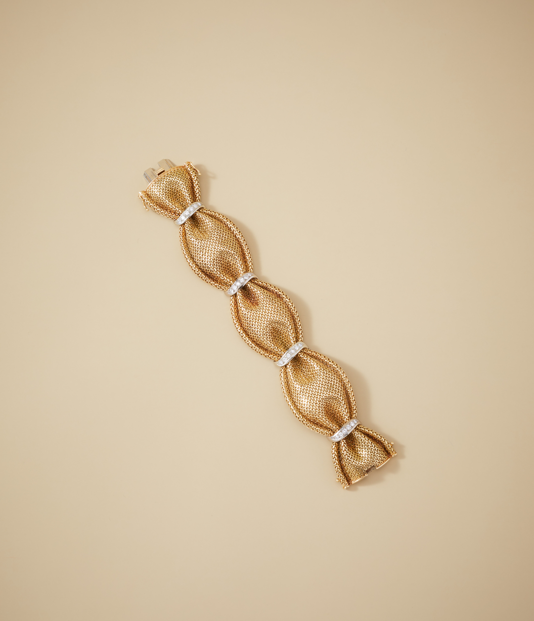 Pinch Bow Woven Diamond Bracelet in 18k Gold