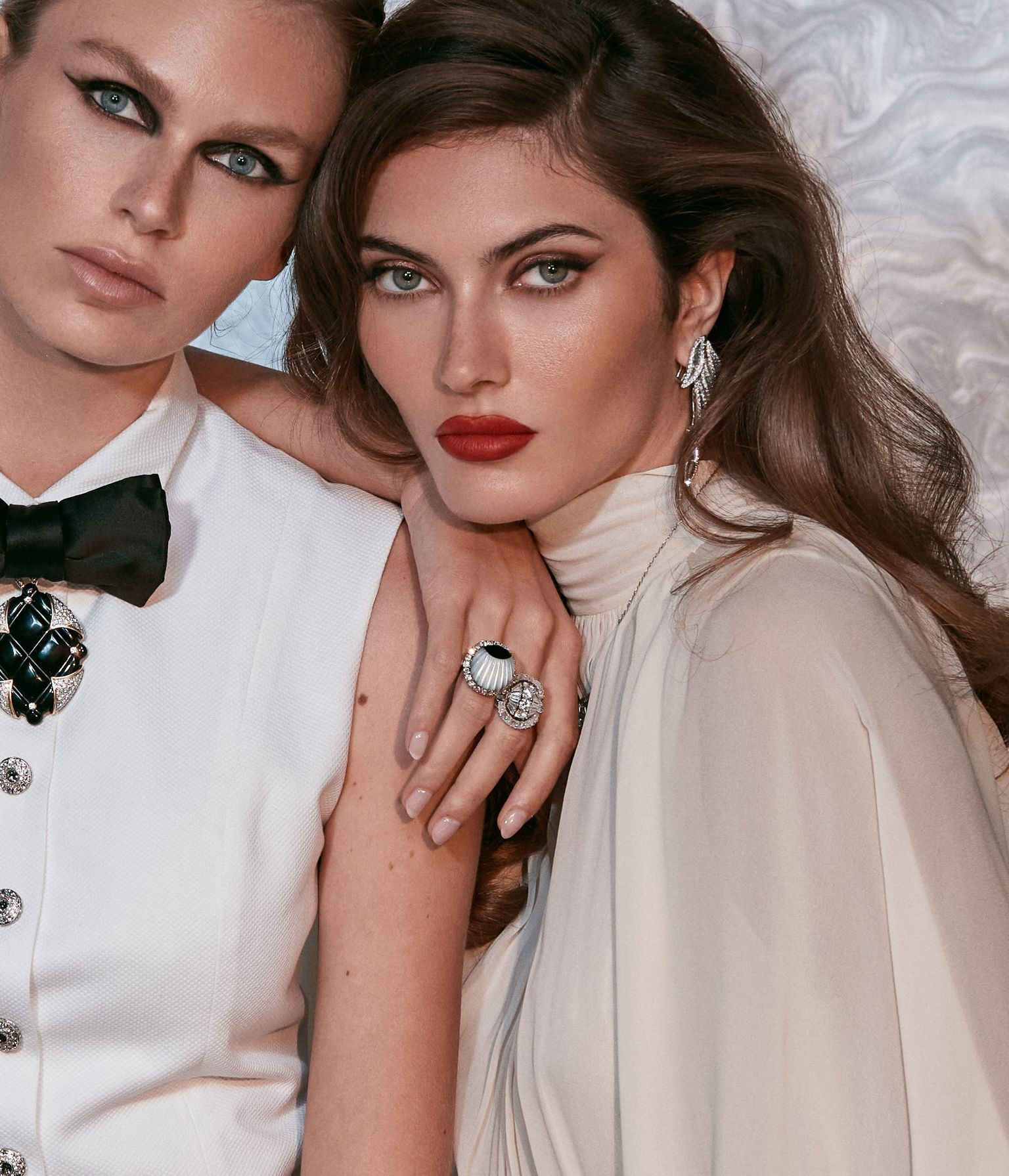 Mother of Pearl, Onyx and Diamond Shell Ring in 14K Gold